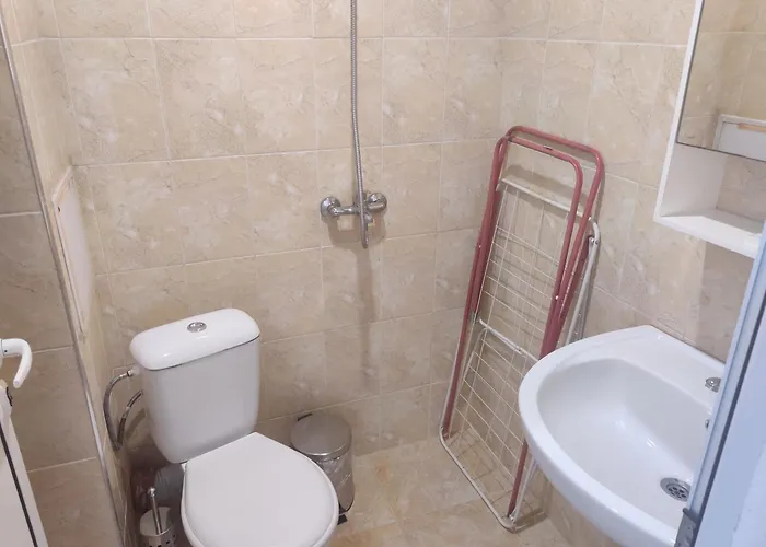 Guest 69 Zdrave ゲストハウス 3*